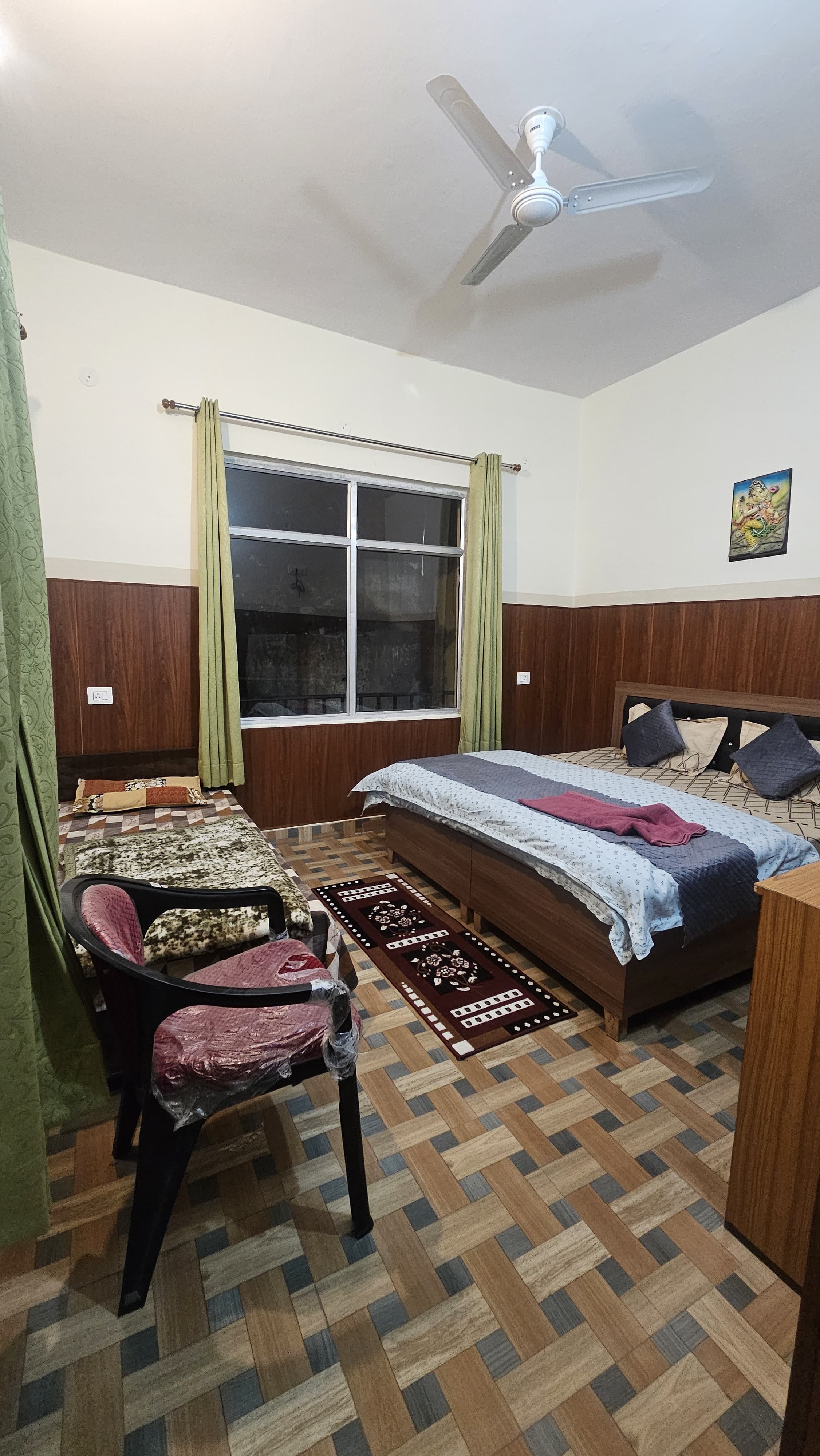Deluxe Double Bed Room - Image 4